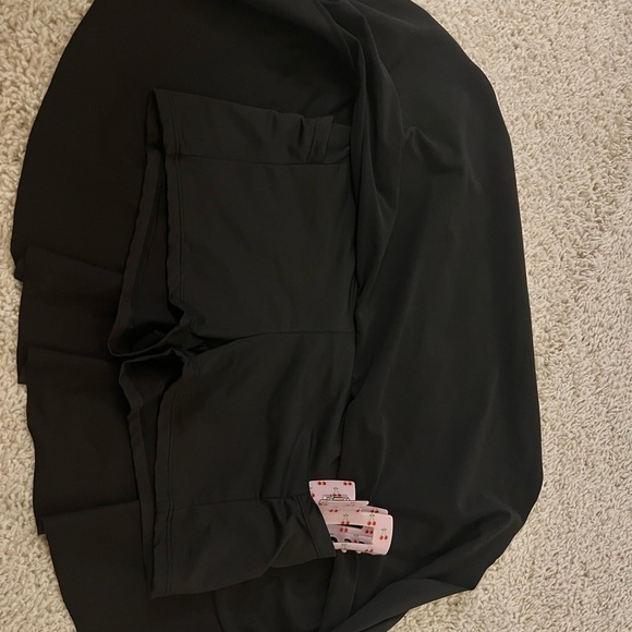 Shein Pleated Skirt w/ Built-In Shorts & Pockets – Size L - Picture 2 of 3